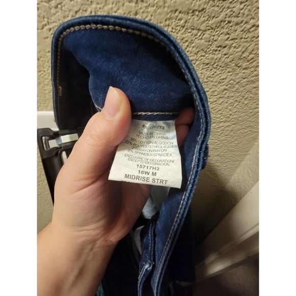 Lee Relaxed Fit Straight Leg Mid Rise Jeans Womens Size 18w Darker Stretch - Picture 3 of 4